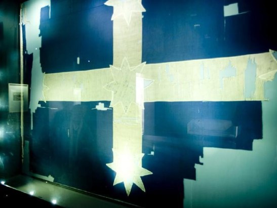 1455244385457-964610678